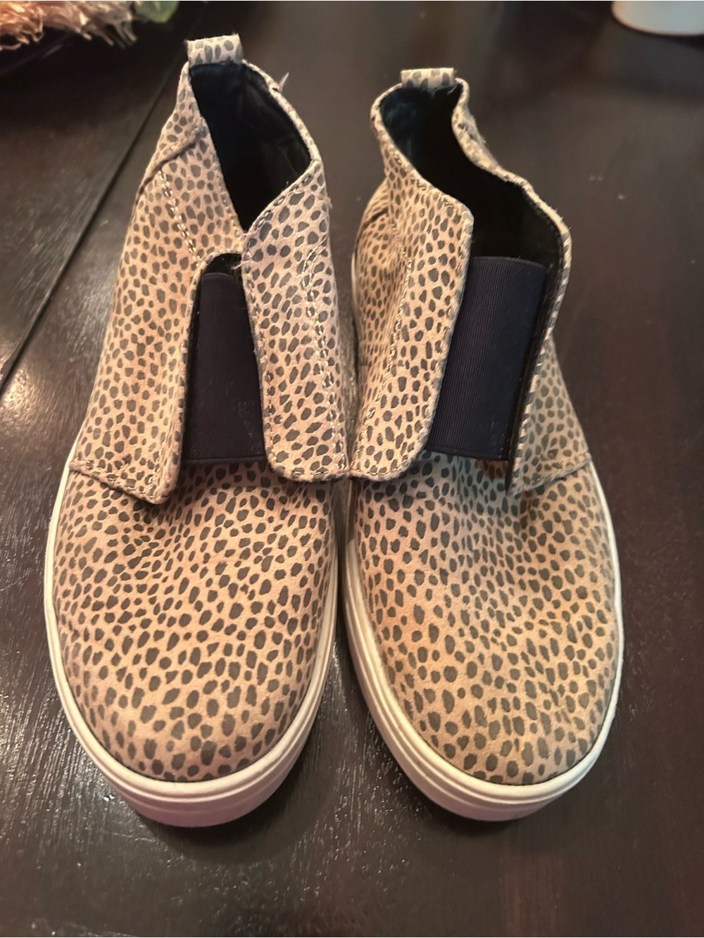 Universal Thread Men's Leopard Print Chukka Boots in Tan and Black